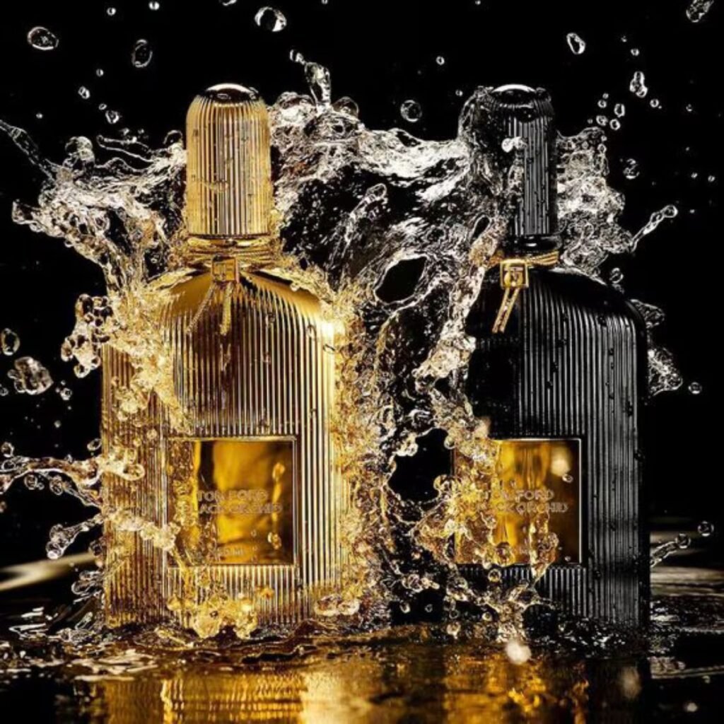 Perfume e desejo. A imagem mostra dois belos frascos de perfume Tom Ford Black Orchid.