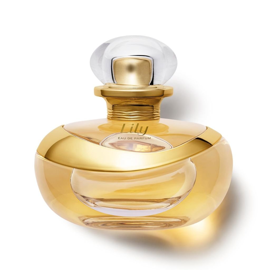 Perfume Lily, de O Boticário (frasco muito elegante em tons de bege e amarelo claro).